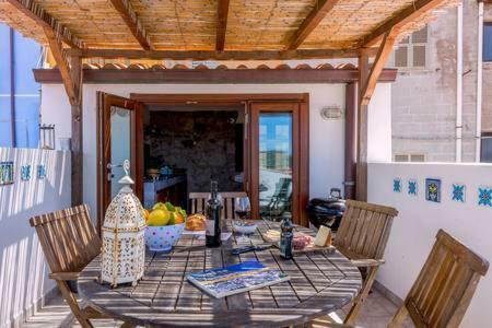 The Tower House With A Gorgeous Terrace Villa Bosa Exterior photo